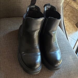 Women’s Black Slip-On Leather Dunes Boots